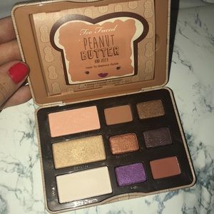 Too Faced Peanut butter and jelly palette